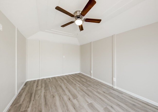 property at 6039 W Townley Ave