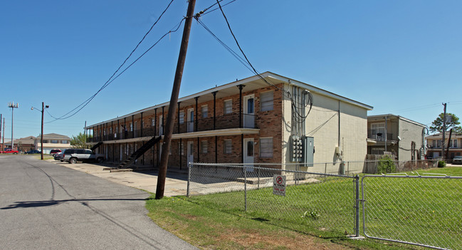 1015 Government St in Arabi, LA - Building Photo - Building Photo