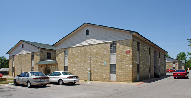 Taylor Ridge Apartments in Oklahoma City, OK - Foto de edificio - Building Photo