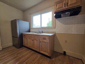 648 N Freedom Ave, Unit 648 in Alliance, OH - Building Photo - Building Photo