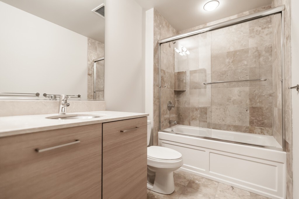 Mondial River West Apartments in Chicago, IL