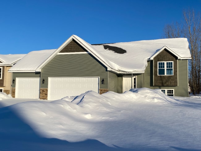 2339 8th Ln SE in Cambridge, MN - Building Photo - Building Photo