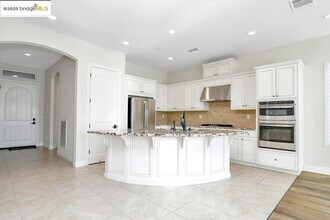 1928 Barbaresco Ln in Brentwood, CA - Building Photo - Building Photo