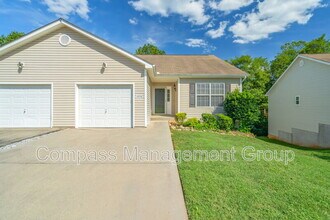 1034 Brittany Deanne Ln in Knoxville, TN - Building Photo - Building Photo