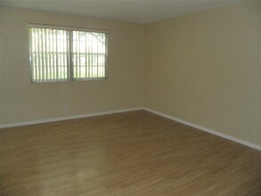 1605 Abaco Dr in Coconut Creek, FL - Building Photo - Building Photo