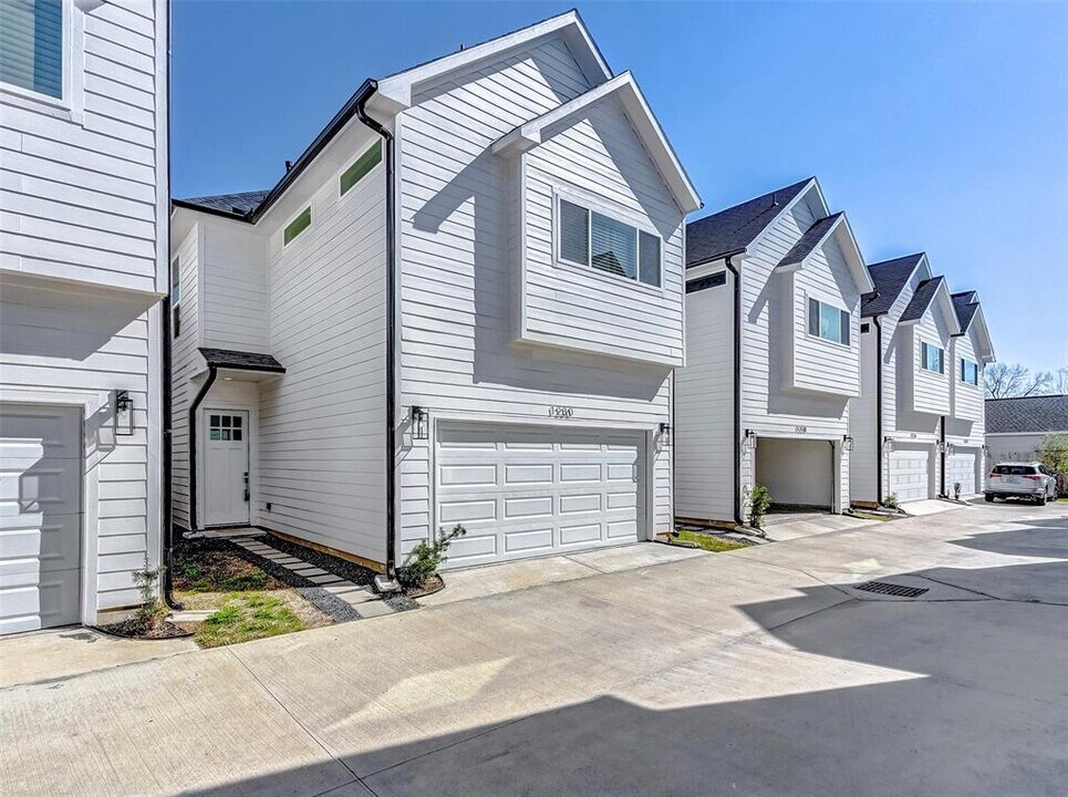 1230 Mcneil St in Houston, TX - Building Photo