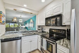 19531 Gulf Blvd in Indian Shores, FL - Building Photo - Building Photo