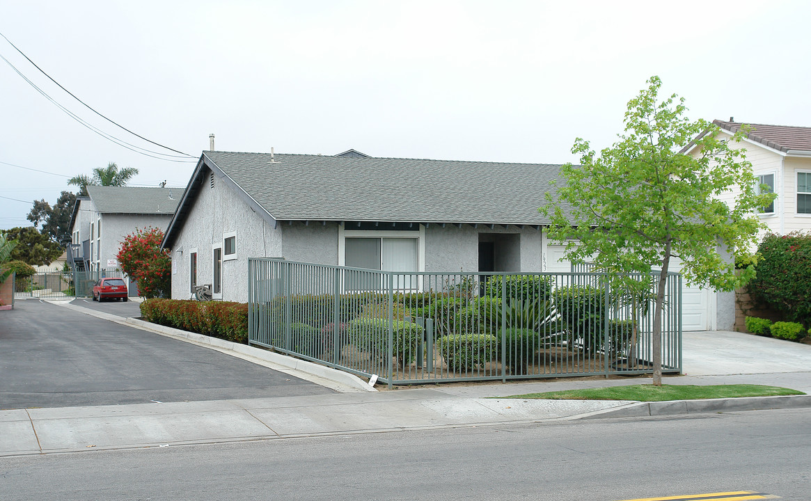 1923 Pomona Ave in Costa Mesa, CA - Building Photo