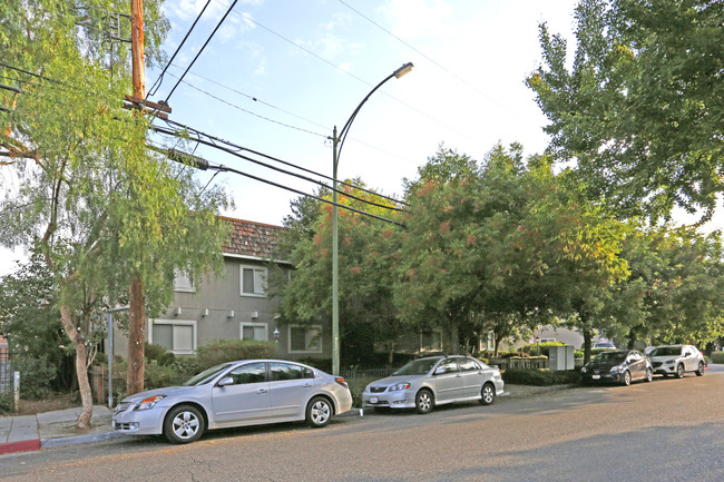 Fontainbleau in San Jose, CA - Building Photo - Building Photo