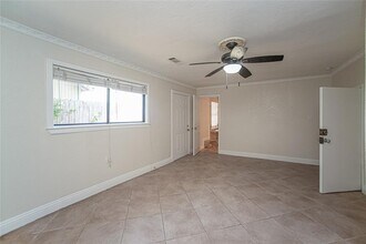 6905 Palestine St in Houston, TX - Foto de edificio - Building Photo