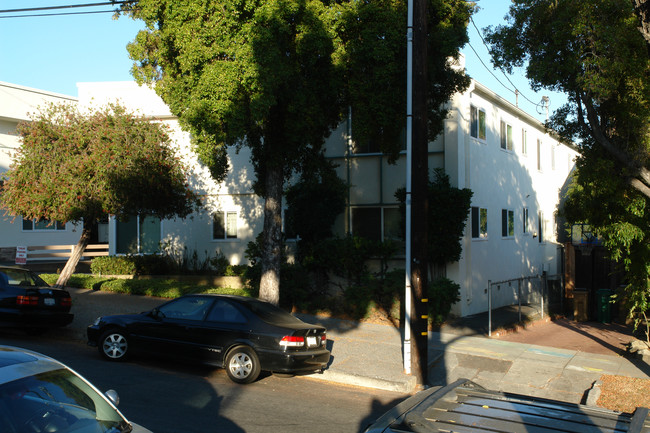 Riviera Arrellaga in Santa Barbara, CA - Foto de edificio - Building Photo