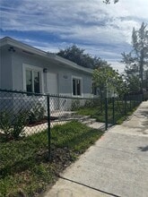 4493 NW 15th Ave in Miami, FL - Building Photo - Building Photo
