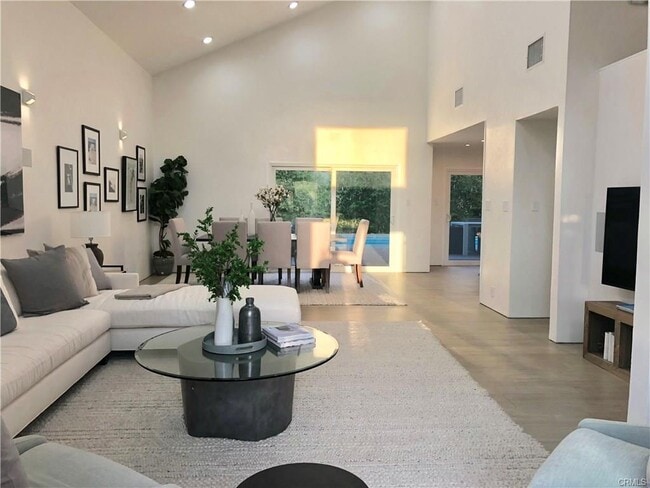 property at 5714 Vantage Ave