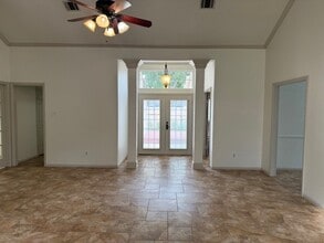 9714 Chiselhurst Dr in Houston, TX - Building Photo - Building Photo