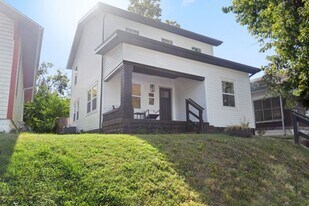 622 E 9th St in Jeffersonville, IN - Building Photo