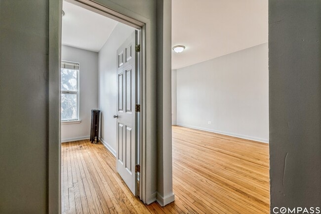 308 N Kedzie Ave in Chicago, IL - Building Photo - Building Photo