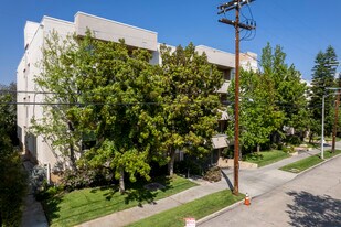 11225 Peachgrove St in North Hollywood, CA - Building Photo