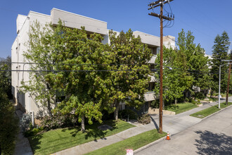 11225 Peachgrove St in North Hollywood, CA - Building Photo - Primary Photo