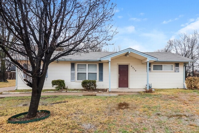 property at 4213 Kirby St