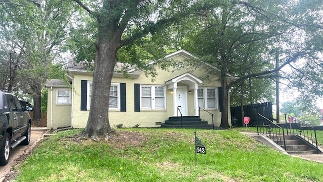 property at 943 Carlisle St