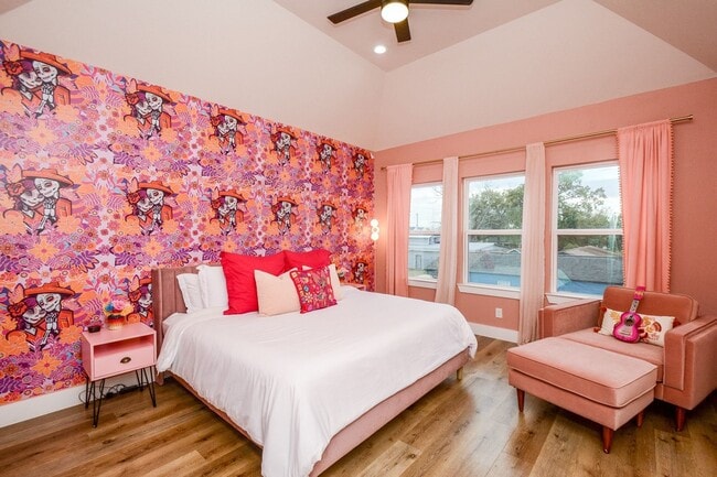 property at 1504 Evelyn St