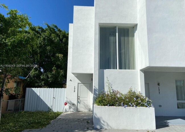 property at 175 E 16th St