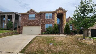 989 Bentley Drive in Roanoke, TX - Building Photo