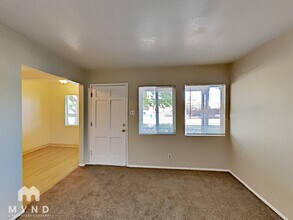 412 Margrave Dr in Reno, NV - Building Photo - Building Photo