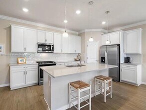 8262 Cinch Way in Greenacres, FL - Foto de edificio - Building Photo