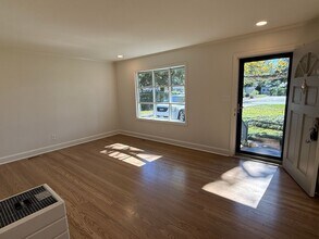 3827 Sylvan Dr in Wilmington, NC - Building Photo - Building Photo