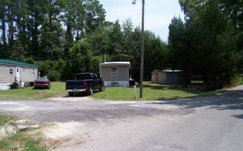 SE Andrew Park Dr in Lake City, FL - Foto de edificio - Building Photo