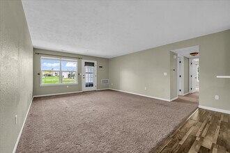 1517 Long Meadow Trl, Unit 248 in Ann Arbor, MI - Foto de edificio - Building Photo