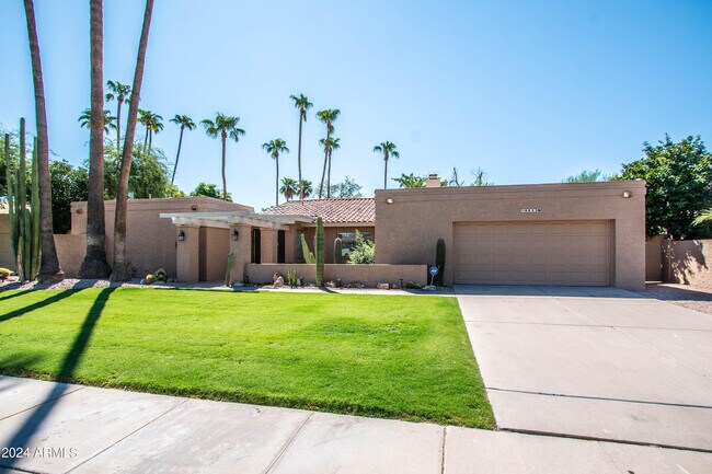 8633 E Clydesdale Trail in Scottsdale, AZ - Foto de edificio - Building Photo