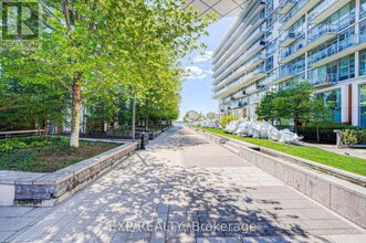 39-139 Queens Quay E in Toronto, ON - Building Photo - Building Photo