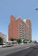 York Square in Toronto, ON - Building Photo - Building Photo