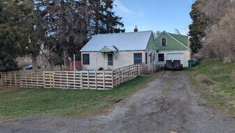 3535 Alva Ave in Klamath Falls, OR - Building Photo