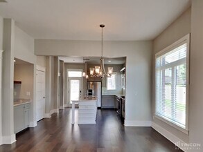 6813 Charlotte Pike in Nashville, TN - Building Photo - Building Photo
