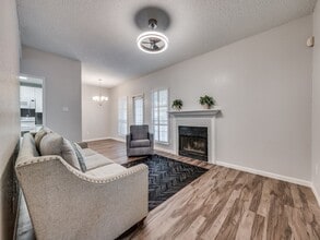 1603 Marsh Ln, Unit 308 in Carrollton, TX - Building Photo - Building Photo