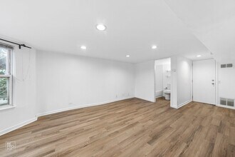 3414 N Damen Ave, Unit BSMT in Chicago, IL - Building Photo - Building Photo