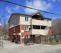 Queen Victoria in Toronto, ON - Building Photo - Building Photo