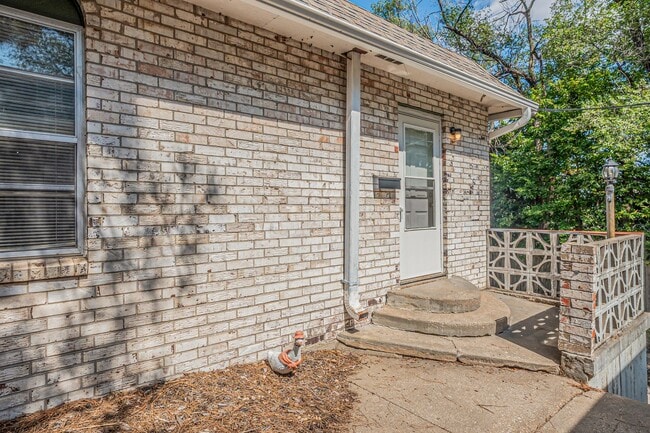 property at 1103 S Jackson St