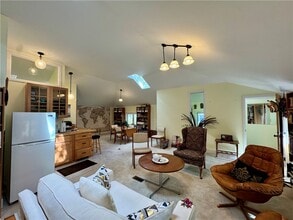 333 Colebrook Dr in Rochester, NY - Building Photo - Building Photo