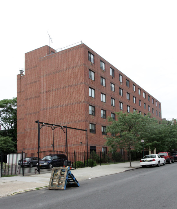 Lucille Rose Manor in Brooklyn, NY - Foto de edificio