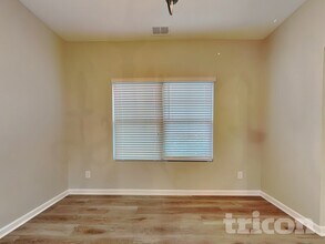 452 Shady Glen in Dallas, GA - Foto de edificio - Building Photo