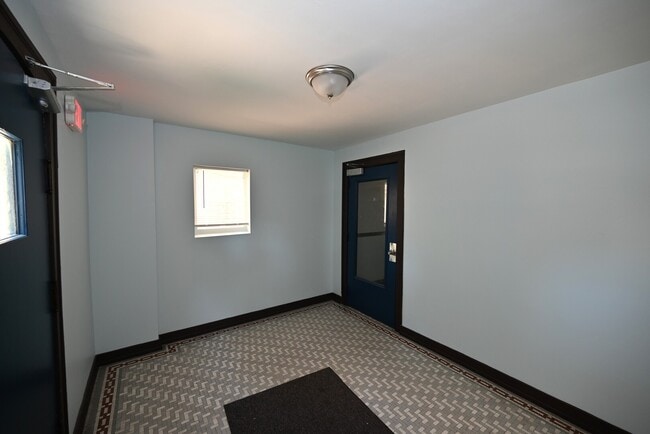 1631 Monroe St in Evanston, IL - Building Photo - Building Photo