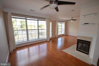 46891 Eaton Terrace in Sterling, VA - Building Photo - Building Photo