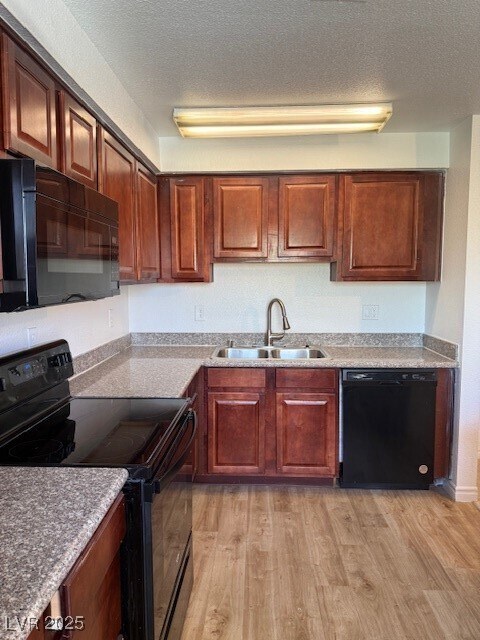 5300 Indian River Dr in Las Vegas, NV - Building Photo - Building Photo