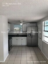37 Milwaukee Ave in Dunedin, FL - Building Photo - Building Photo