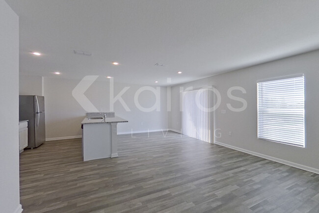 1802 Nebraska Loop in Bushnell, FL - Building Photo - Building Photo