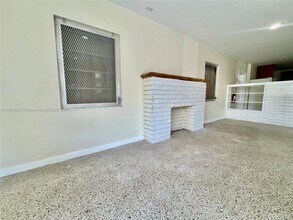 1155 Peak Rd in Lantana, FL - Building Photo - Building Photo